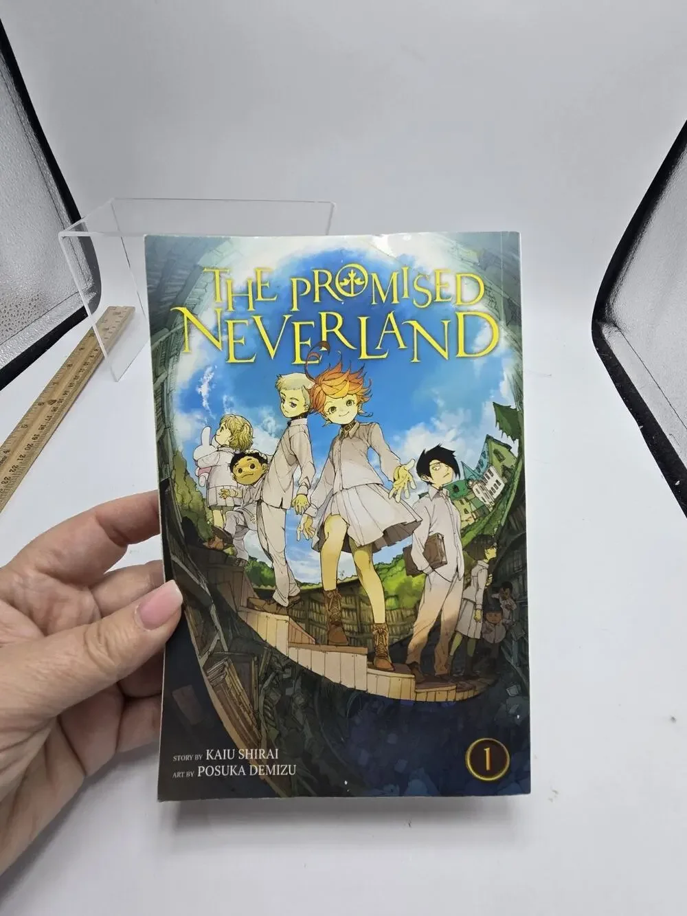 The Promised Neverland Manga Volume 1: Grace Field House